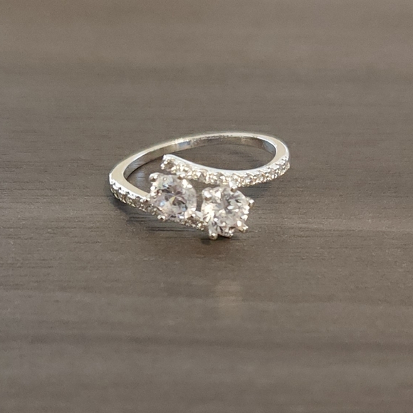 Sterling Silver Cubic Zirconia Ring - Picture 5 of 6